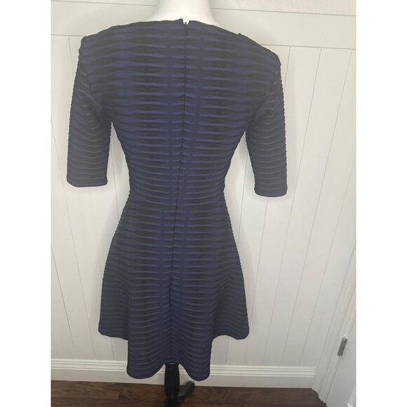 Donna Morgan Plum Purple/Black Fit and Flare 3/4 Sleeve Dress - Size 4 - Picture 2 of 4